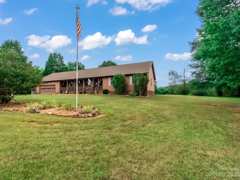 Property image 2 at 197 Spring Shore Road, Statesville, NC 28677