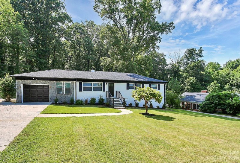 Property image 3 at 4937 Hoover Drive, Charlotte, NC 28269