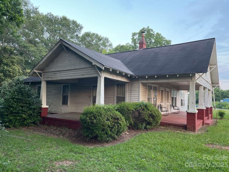 Property image 2 at 251 Beaver Street, Forest City, NC 28043