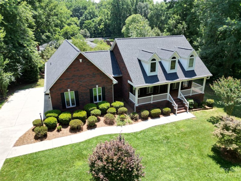 Property image 2 at 616 Red Fox Trail, Statesville, NC 28677