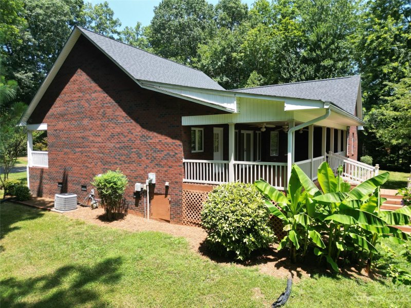 Property image 5 at 616 Red Fox Trail, Statesville, NC 28677