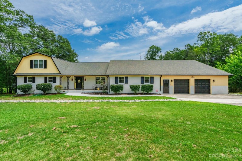 Property image 2 at 1010 Belmar Lane, Rock Hill, SC 29732