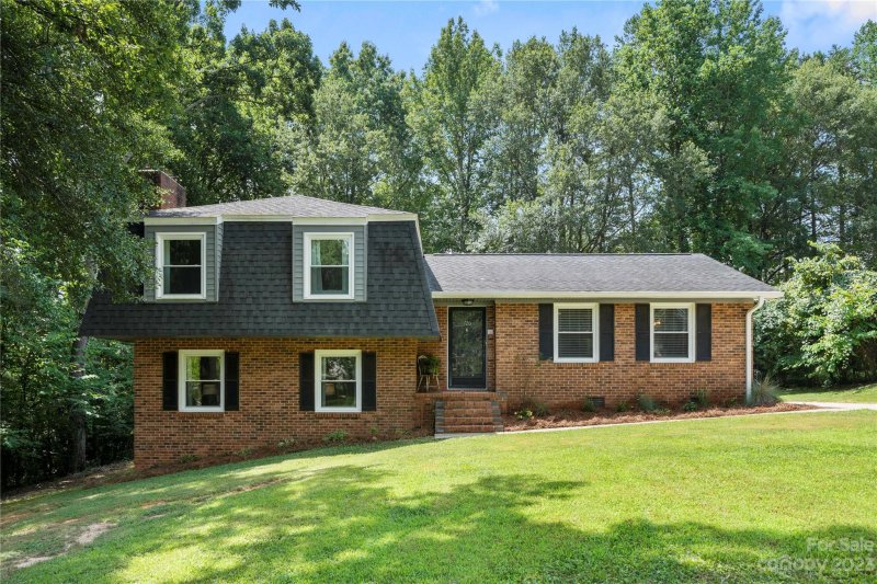 120 Brookside Drive