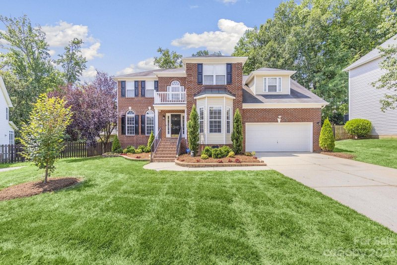 Property image 2 at 4148 Oakton Ridge Court, Matthews, NC 28105