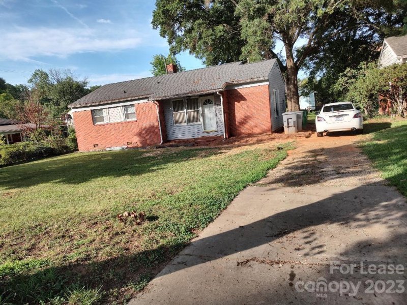 Property image 2 at 322 Hartford Avenue, Charlotte, NC 28209