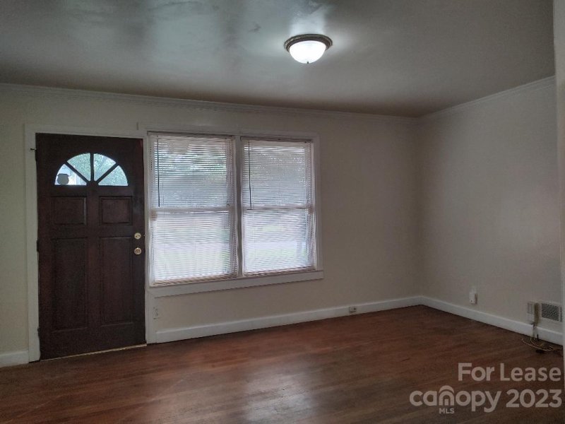 Property image 3 at 322 Hartford Avenue, Charlotte, NC 28209