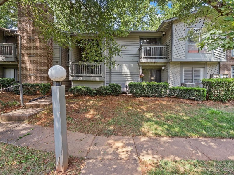 Property image 2 at 5012 Sardis Road, Charlotte, NC 28270