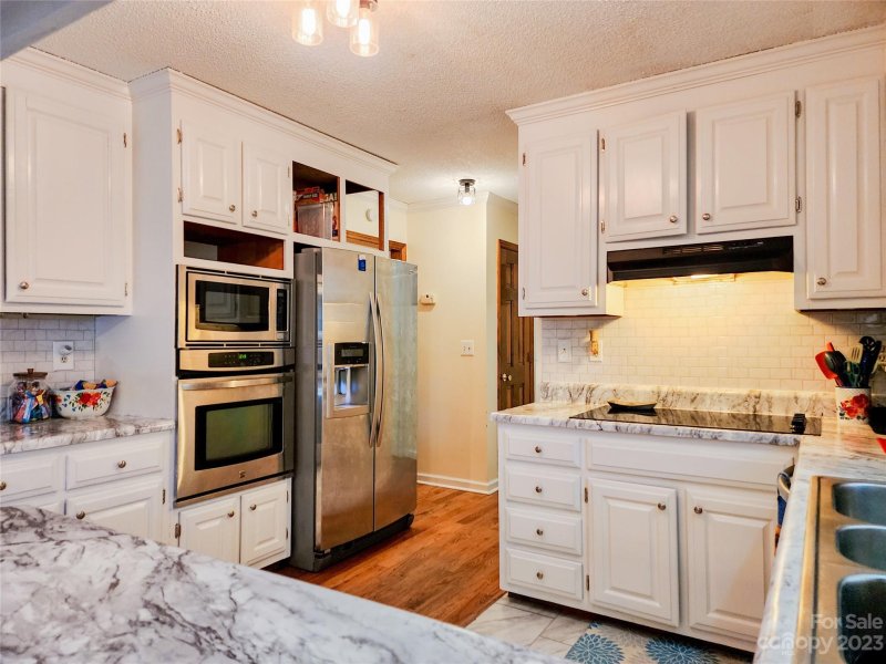 Property image 4 at 84 Lakeview Drive, Marion, NC 28752