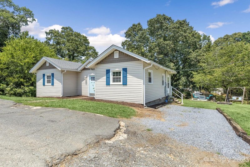 Property image 2 at 44 Court Street, Belmont, NC 28012