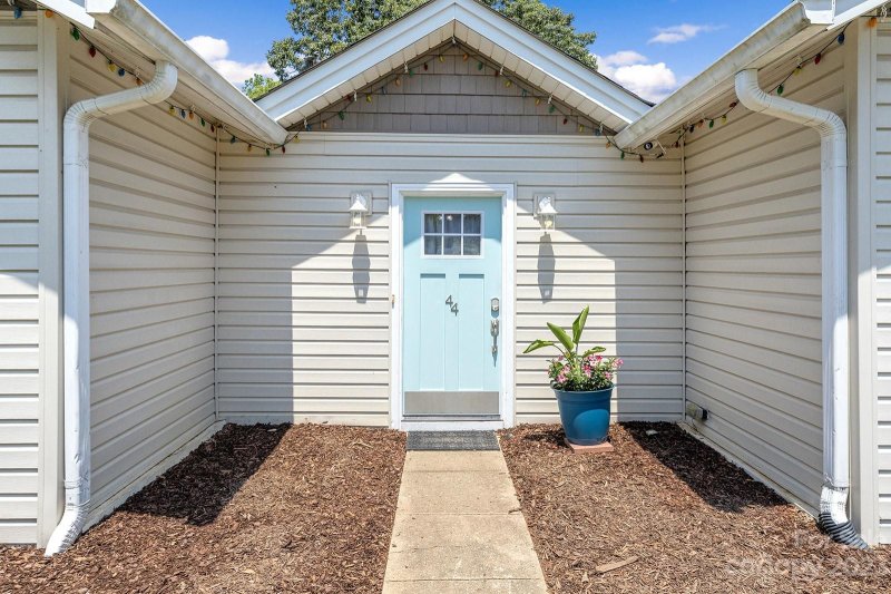 Property image 4 at 44 Court Street, Belmont, NC 28012