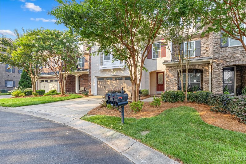 Property image 3 at 16416 Hawfield Woods Lane, Charlotte, NC 28277