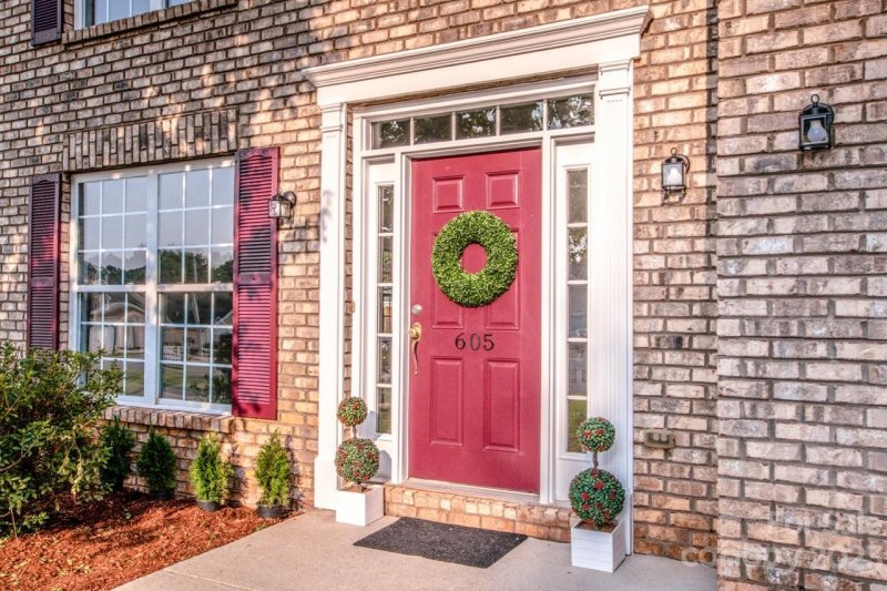 Property image 3 at 605 Castlefin Court, Statesville, NC 28625