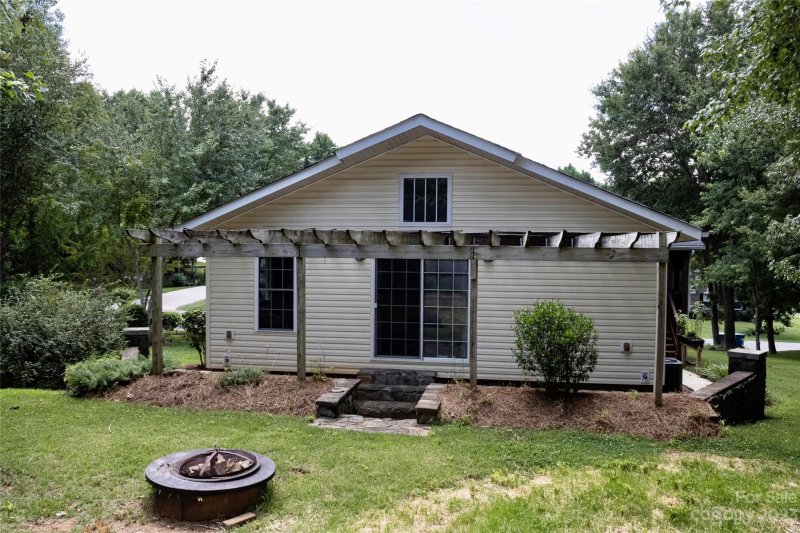 Property image 5 at 2607 36th Avenue Court, Hickory, NC 28601