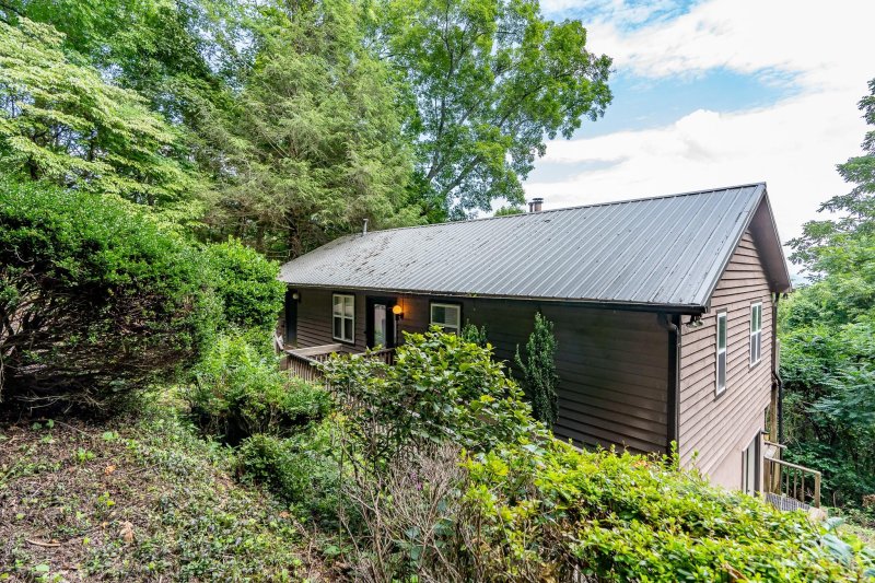 Property image 3 at 118 Hickory Forest Road, Fairview, NC 28730