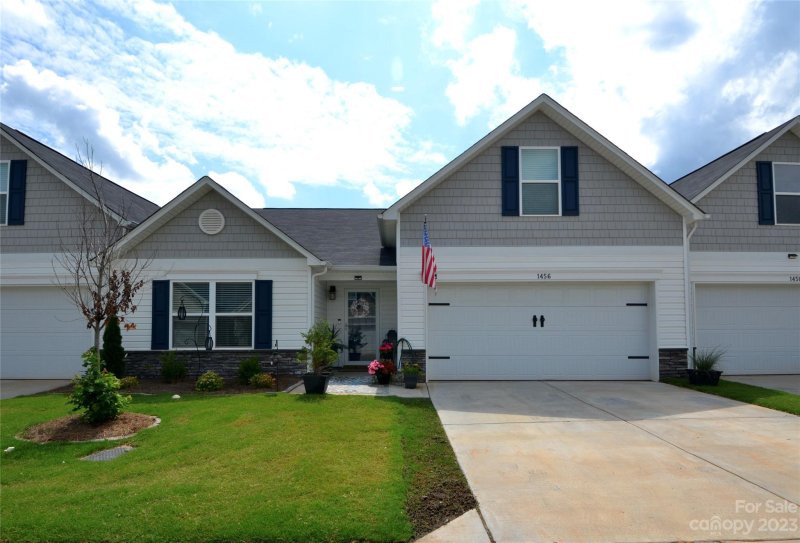 1456 Amberlight Circle