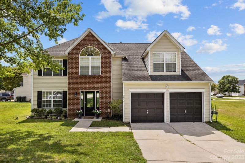 2817 Round Hill Court