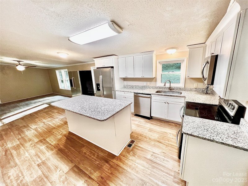 Property image 3 at 174 Crystal Bay Drive, Mooresville, NC 28115