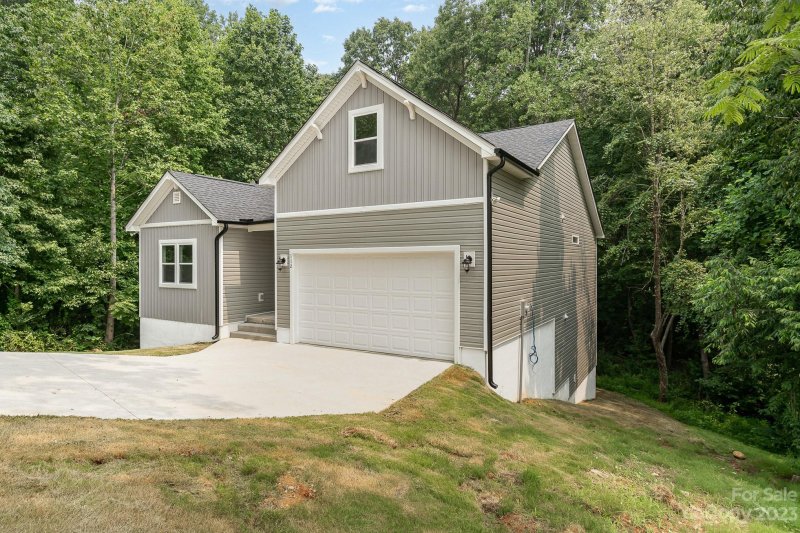 Property image 3 at 112 Pinebluff Court, Mount Holly, NC 28120