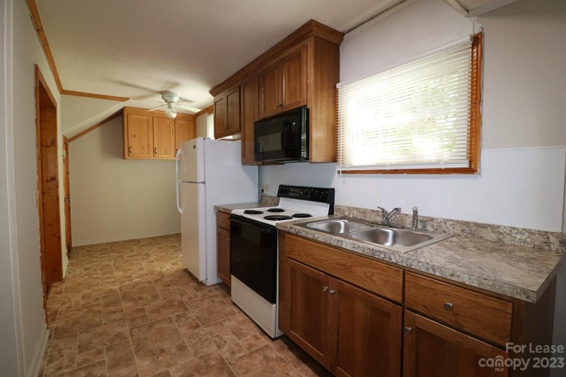 Property image 4 at 203 New Hope Road, Gastonia, NC 28054