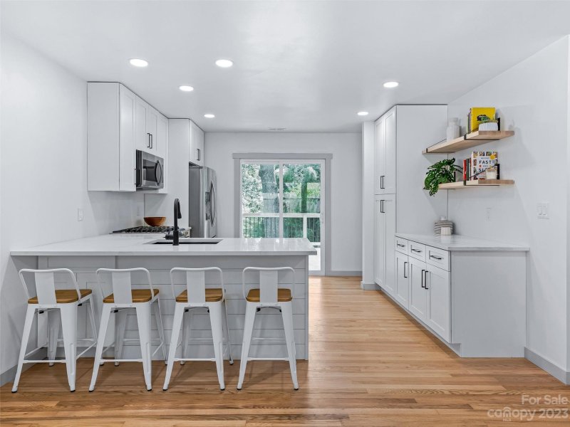 Property image 3 at 2221 Fynch Street, Hendersonville, NC 28791