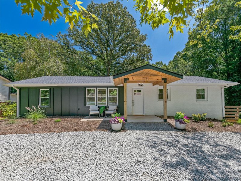 Property image 4 at 2221 Fynch Street, Hendersonville, NC 28791