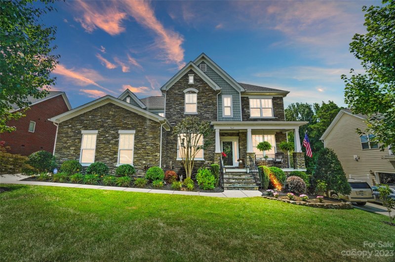 761 Spyglass Way
