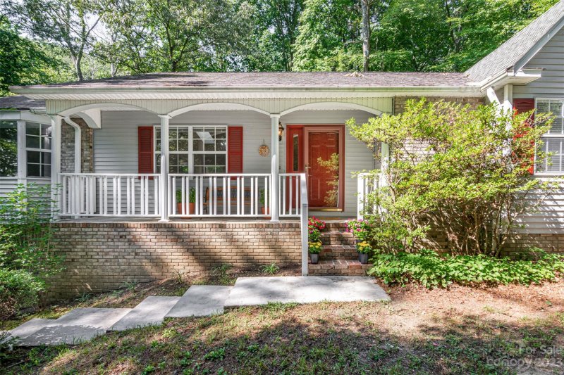 Property image 2 at 509 Maren Court, Hendersonville, NC 28739