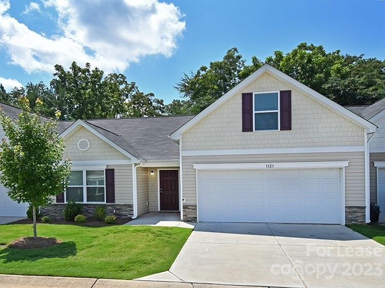 1121 Amberlight Circle