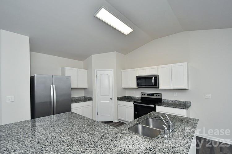 Property image 4 at 1121 Amberlight Circle, Salisbury, NC 28144