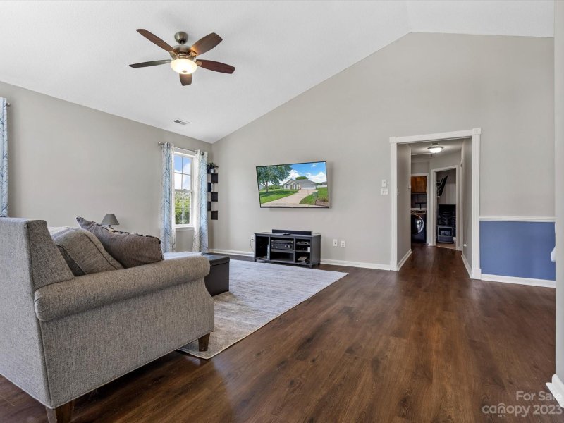 Property image 4 at 113 N Woodcliff Lane, Mount Holly, NC 28120