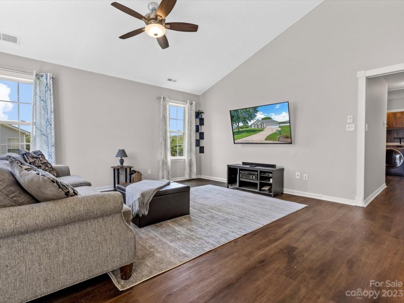 Property image 5 at 113 N Woodcliff Lane, Mount Holly, NC 28120