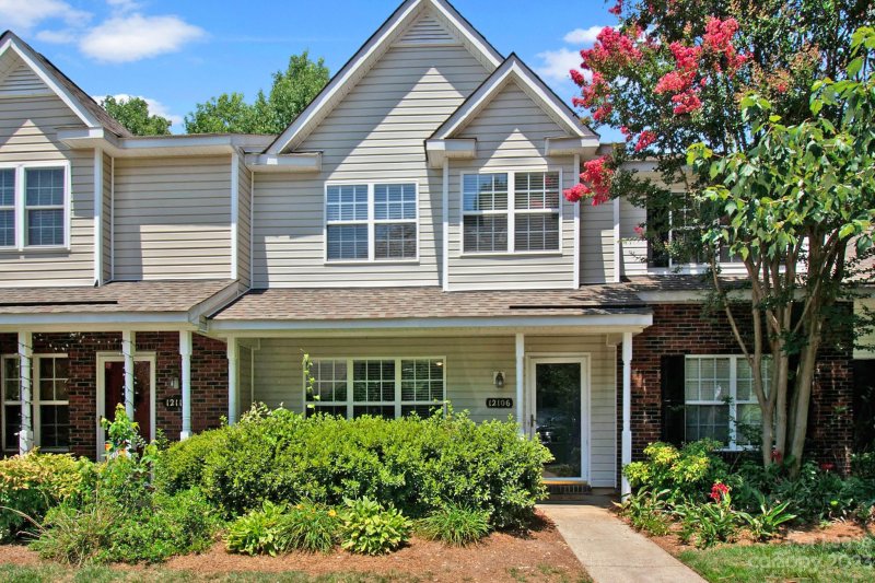 12106 Bottlebrush Place