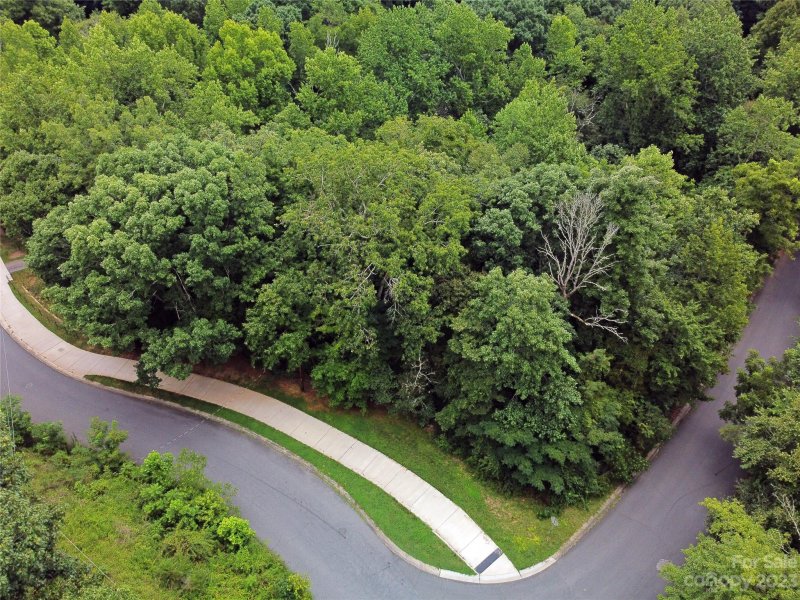 Property image 2 at 801 Autumnwood Lane, Charlotte, NC 28213