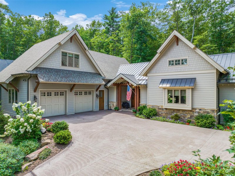 Property image 2 at 20 Emerald Necklace Drive, Asheville, NC 28803