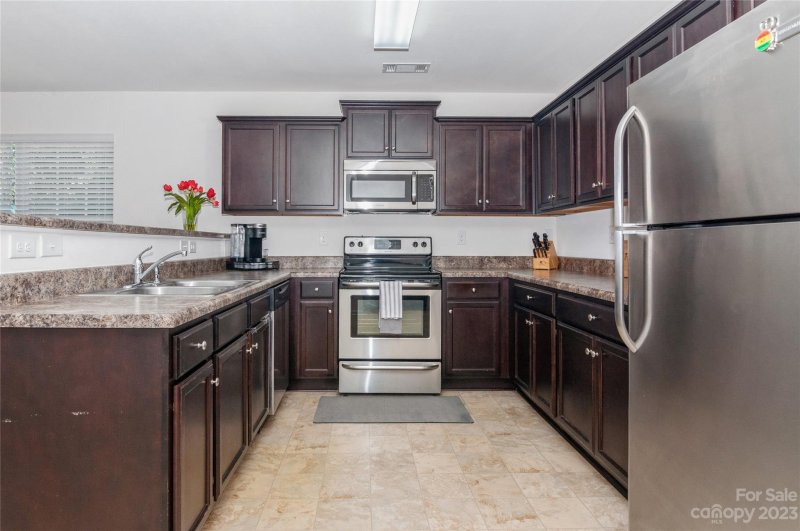 Property image 4 at 2536 Walnut Forest Drive, Charlotte, NC 28216