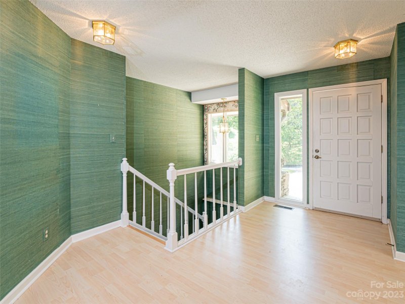 Property image 2 at 401 Timber Drive, Asheville, NC 28804