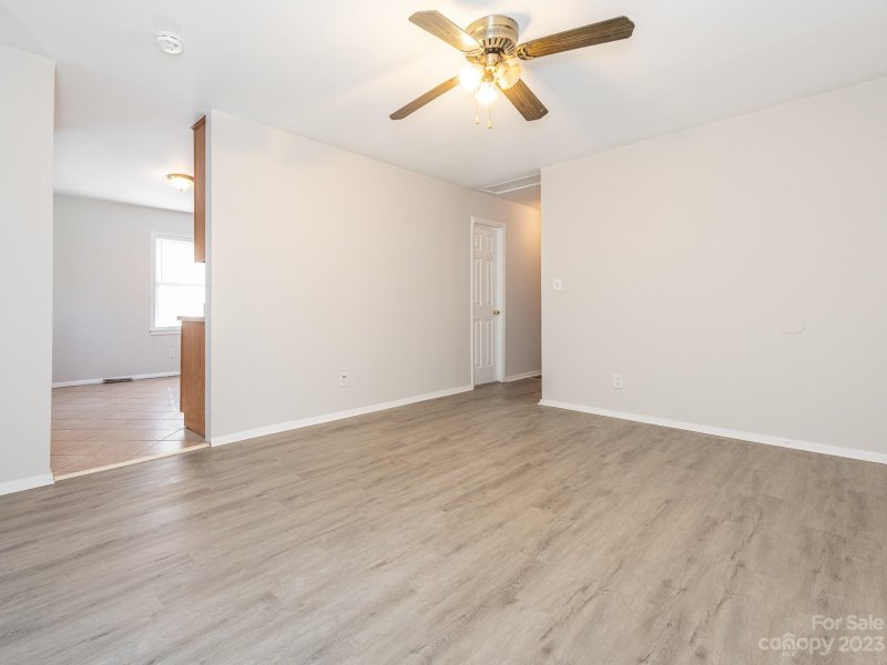 Property image 4 at 319 Barrymore Drive, Charlotte, NC 28213