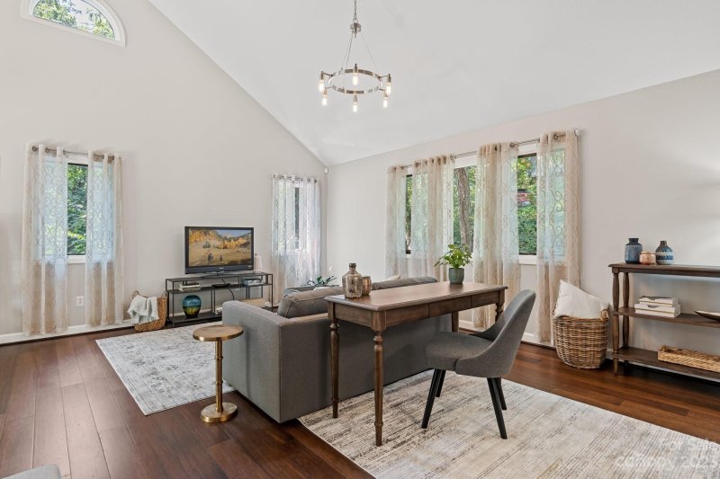 Property image 2 at 8 Sheppard Drive, Asheville, NC 28806