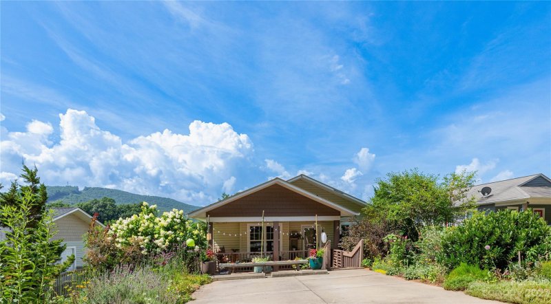 Property image 2 at 102 Warren Haynes Drive, Asheville, NC 28806