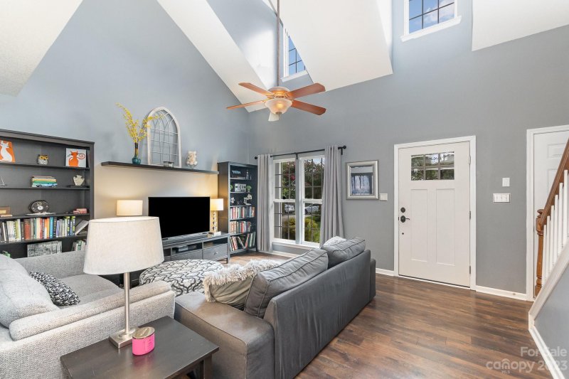 Property image 2 at 9815 Veronica Drive, Charlotte, NC 28215