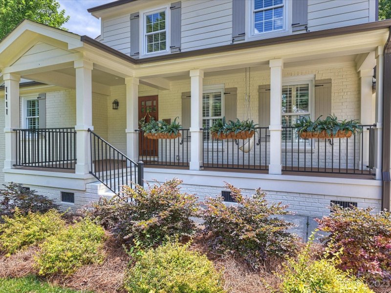 Property image 2 at 1111 Greentree Drive, Charlotte, NC 28211
