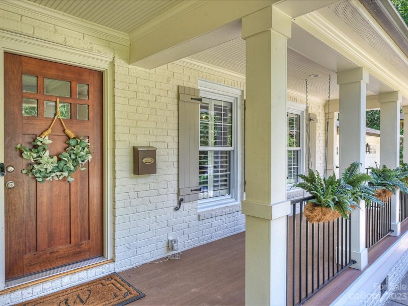 Property image 3 at 1111 Greentree Drive, Charlotte, NC 28211