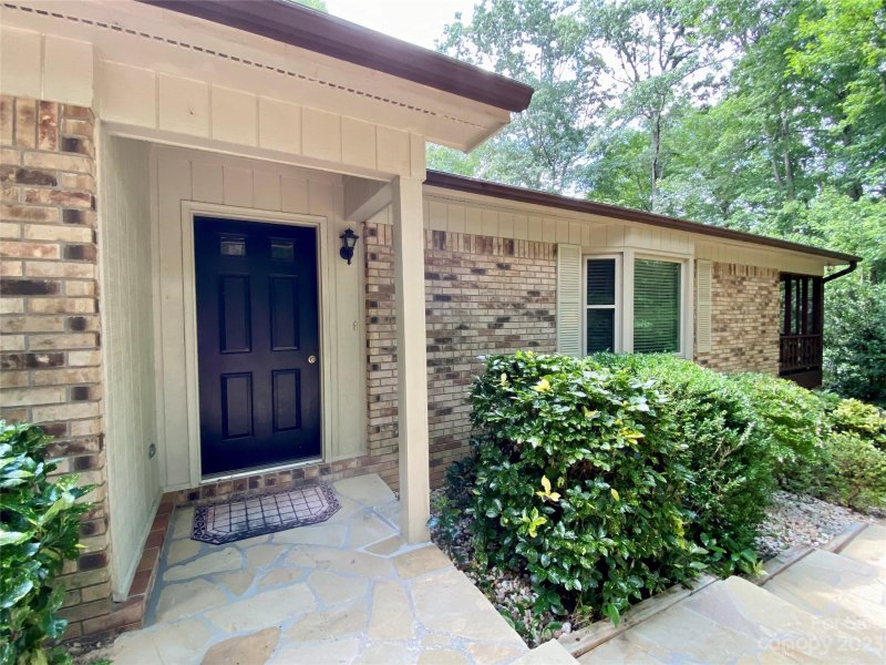 Property image 2 at 101 Crown Lane, Hendersonville, NC 28791