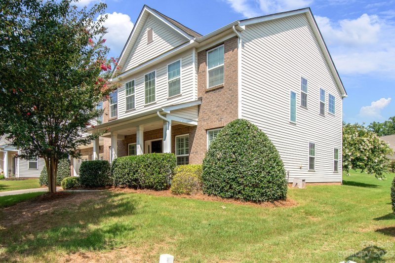 Property image 3 at 1075 Mclaren Drive, Belmont, NC 28012