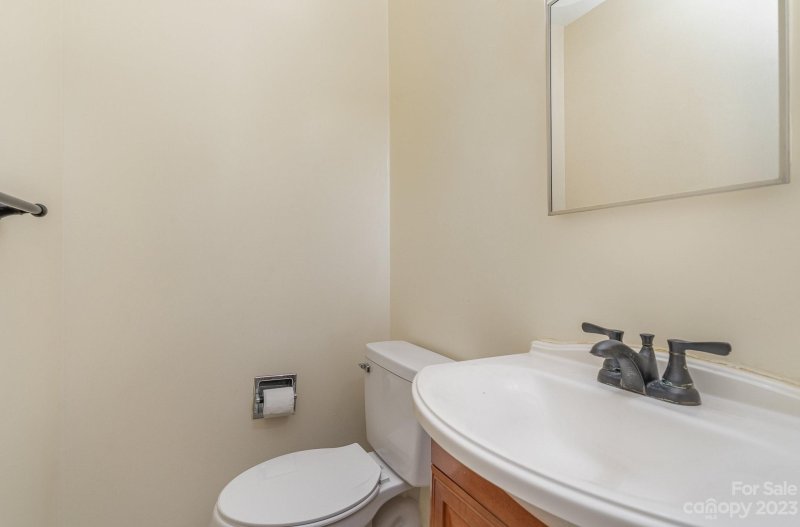 Property image 5 at 7422 Hillbourn Drive, Charlotte, NC 28212