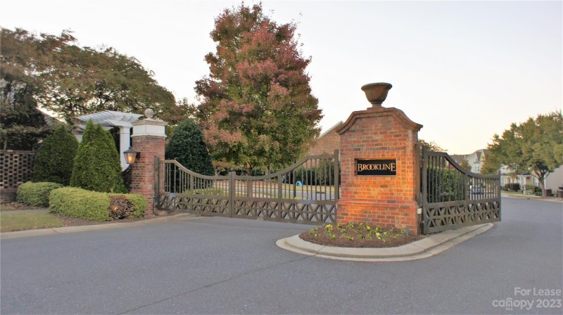 Property image 3 at 5208 Irving Drive, Charlotte, NC 28216