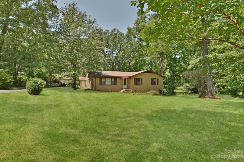 956 Belaire Drive