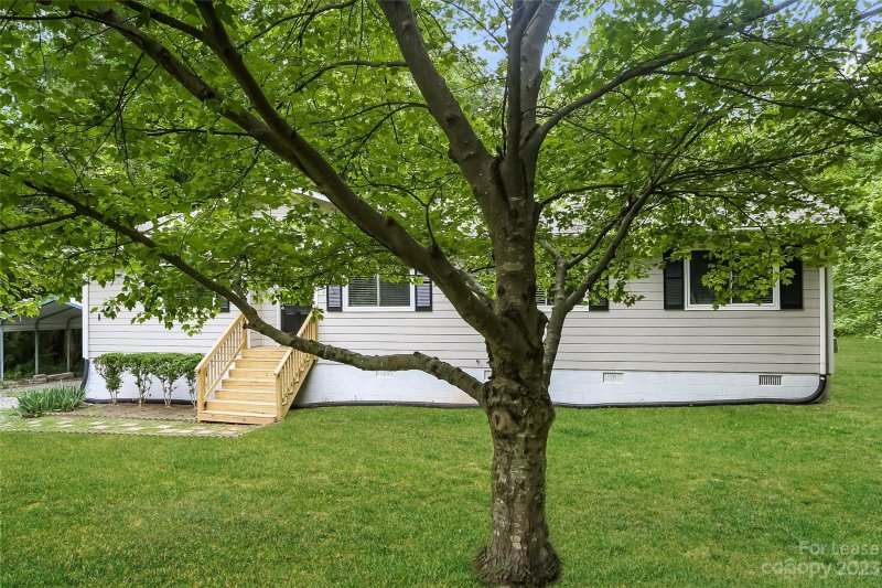 Property image 4 at 638 Morningside Road, Charlotte, NC 28214
