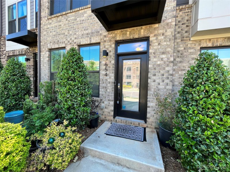 Property image 2 at 654 Uwharrie River Road, Charlotte, NC 28211