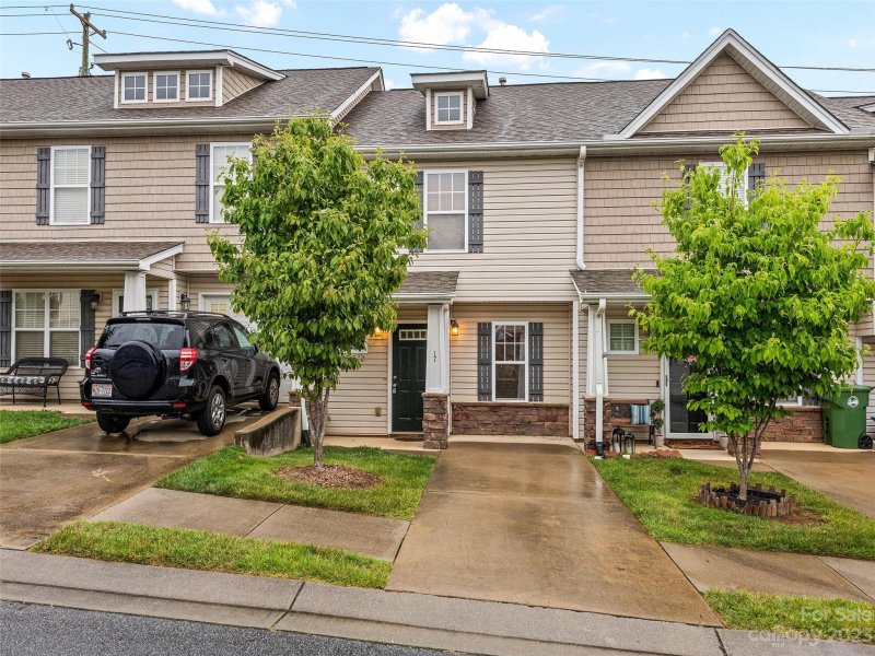 Property image 2 at 17 Amersham Lane, Fletcher, NC 28732